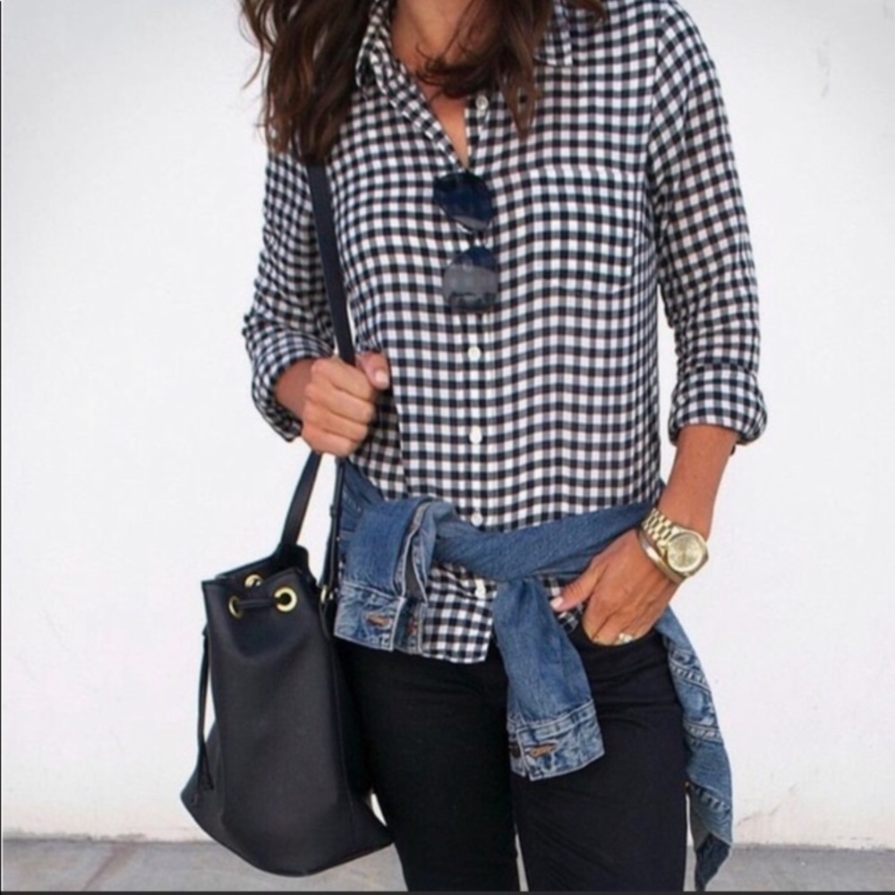 Levi’s button down boyfriend fit blue & white